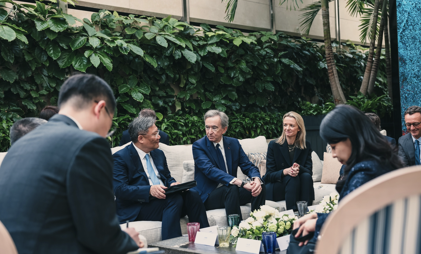 French Corporate Executives from LVMH and Hermès Meet with China’s Commerce Minister in Paris