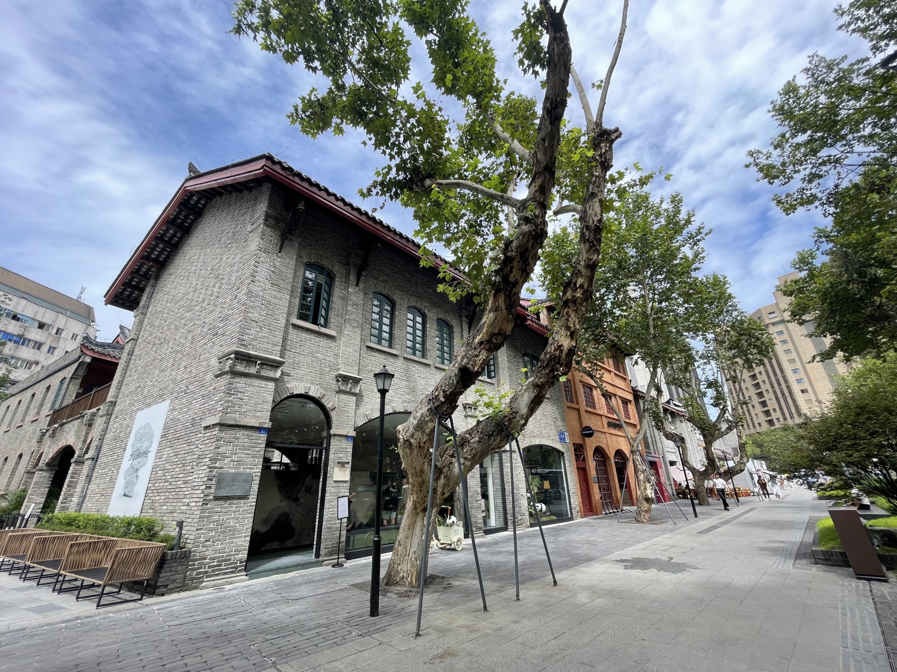 Chengdu in LuxePlace’s Perspective: Will Citang Street Become the Next Anfu Road?