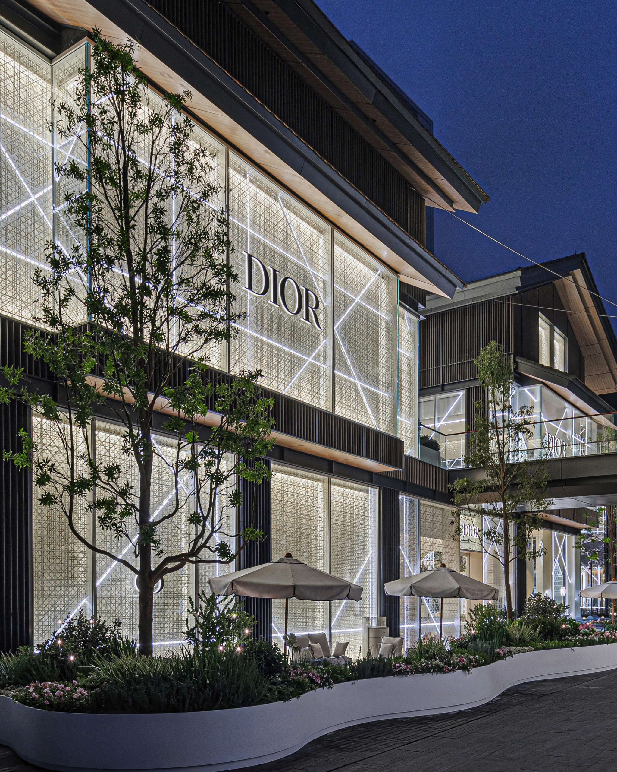 Luxe.CO On-Site | DIOR Café and Menswear Boutique Open at Chengdu Taikoo Li