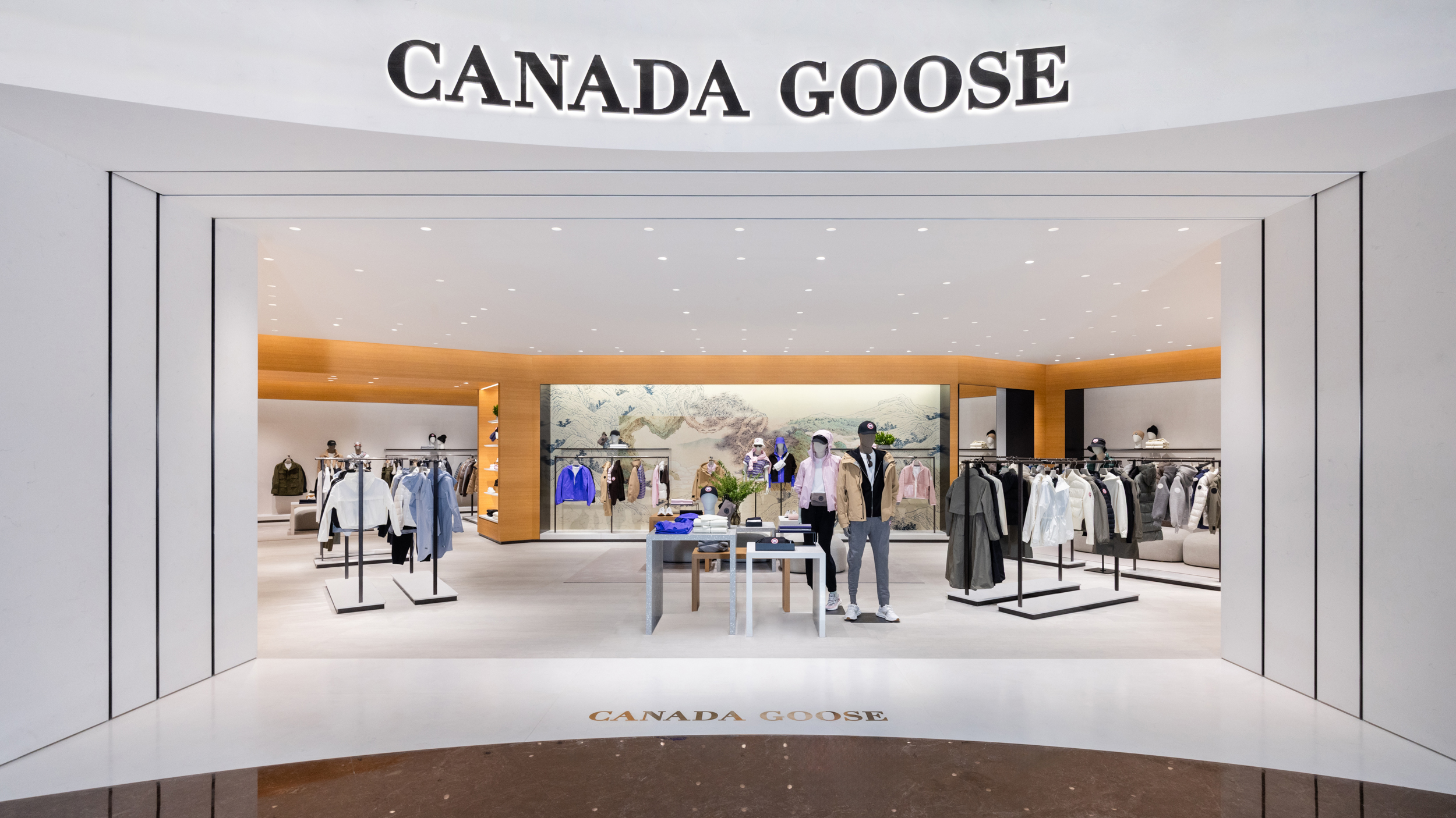 Canada Goose’s New Fiscal Quarter: Non-Down Categories Account for Nearly 40%, Greater China Revenue Surges 44.2%
