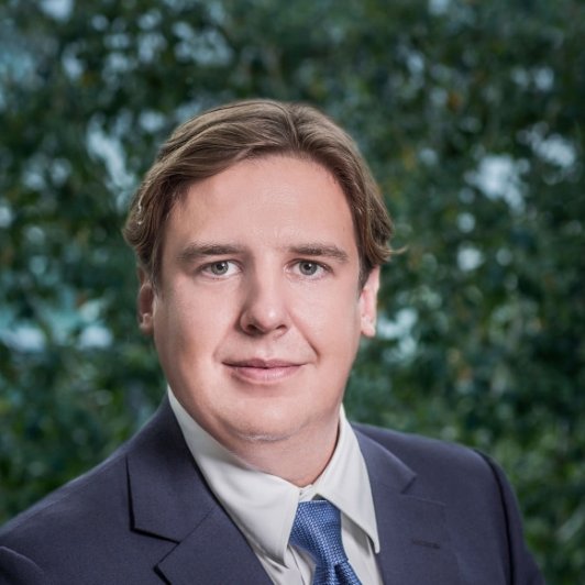 Personnel Updates | Richemont Chairman’s Son Named Vice Chairman; Constellation’s Luxury Hospitality CEO Joins from Six Senses; Theory and Poltrona Frau Appoint New CEOs